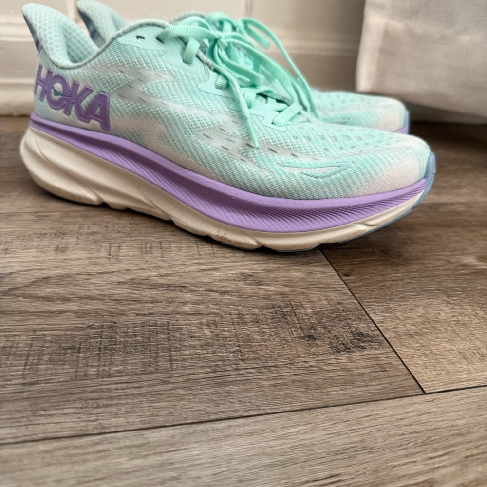 Hoka Clifton 9